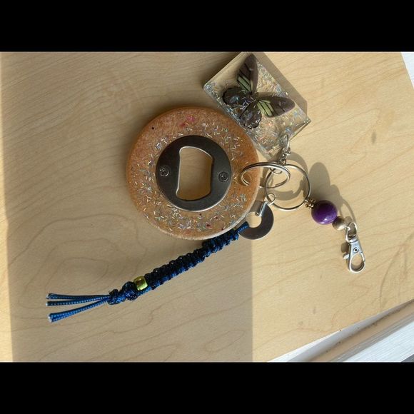 Bottle opener keychain - Picture 17 of 17